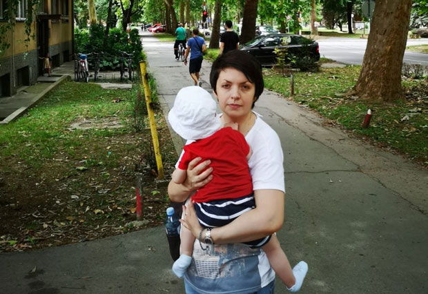 Породиља без плате и књижице 17 месеци